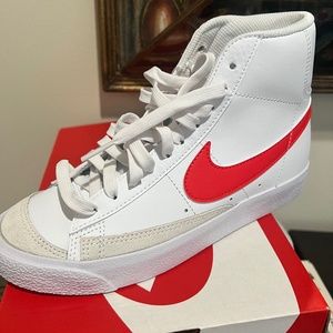 Nike Blazer Mid ‘77 Boys Grade School Size 4Y